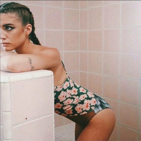 Rare ‘17 ACACIA mahalo kokomo summer 2 one piece block NWT - Picture 6 of 7